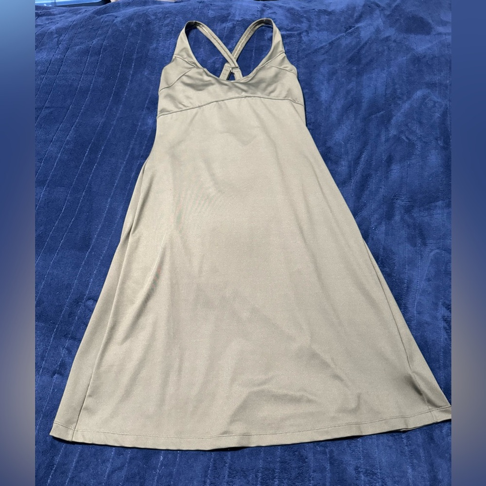 Columbia Olive Green Omni Wick Dress Bra Built In Activewear Sports Medium